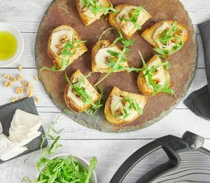 Bruschetta with goat cheese