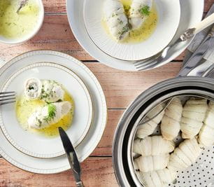 Plaice fillet rolls with dill cream sauce