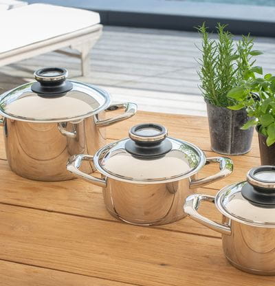 High-quality AMC pots made of premium stainless steel combine state-of-the-art functionality with timeless design