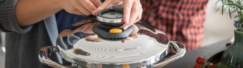 Le couvercle pour autocuiseur Secuquick softline convertit chaque casserole AMC en autocuiseur